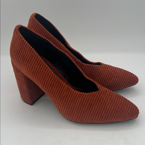 Matt & Nat Amari Academia Corduroy Textured Burnt Orange Heels Pumps size 7 - Picture 3 of 9